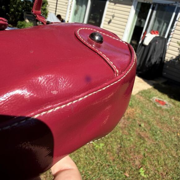 Vintage Red Guess Hobo Bag Chunky Hardware Patent Leather Rare Design - Picture 11 of 16